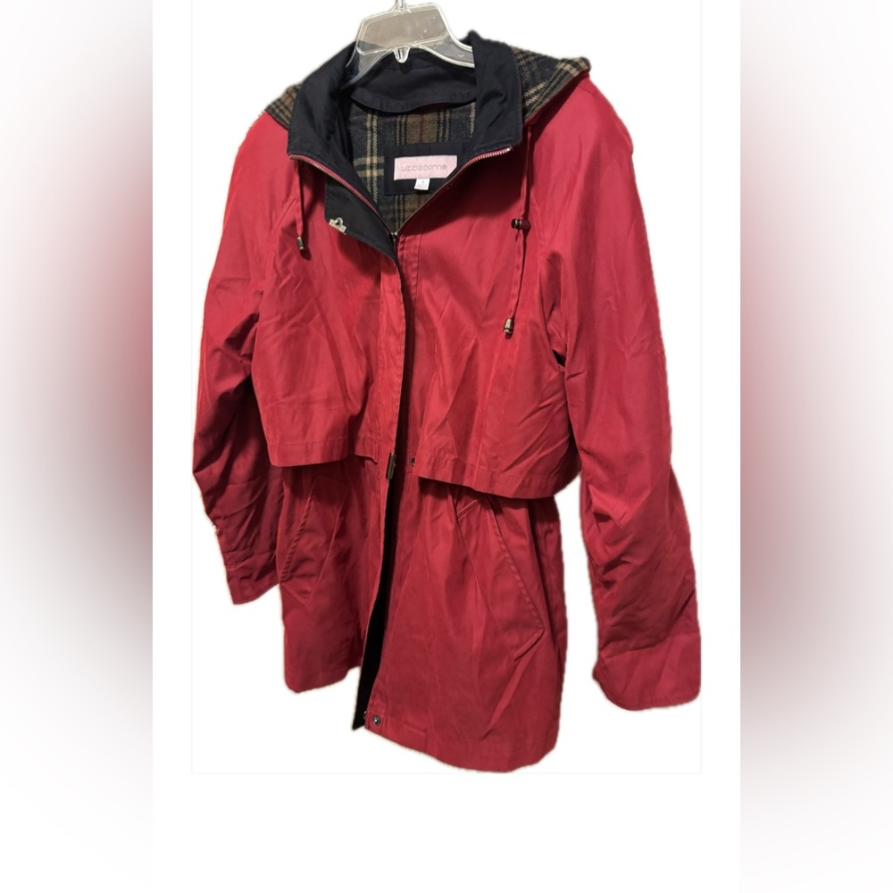 Absolutely BEAUTIFUL Liz Claiborne Coat in Red, size small